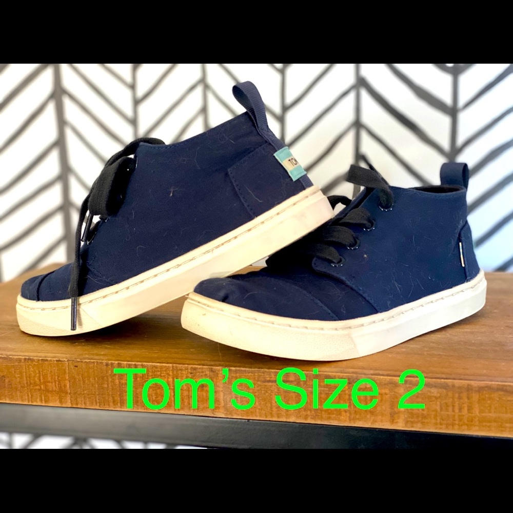 Tom’s mid high top sneaker/boot